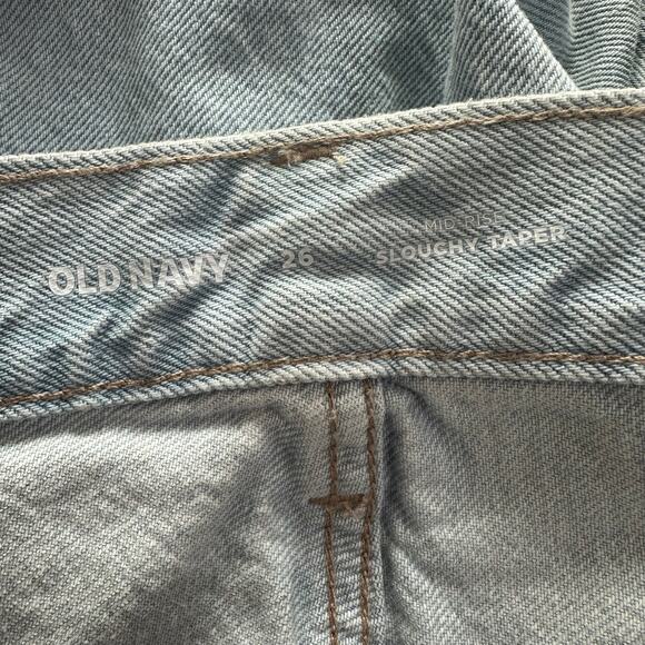 Old Navy Womens Jeans Mid Rise Slouchy Taper Size 26 Light Wash Button Fly Blue - Picture 2 of 9